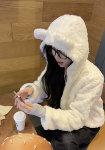 秋冬季可爱毛绒绒羊羔毛外套女高级感小个子宽松百搭短款上衣