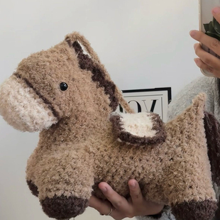 毛线钩针新年可爱小马斜挎包材料包马年可爱毛茸茸手工编织diy