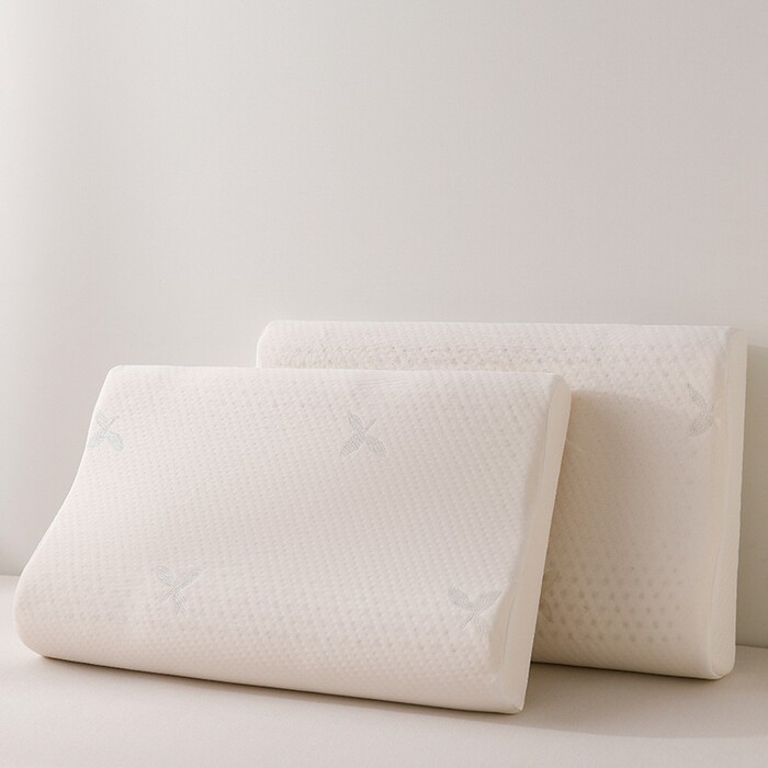 泰国天然乳胶枕头乳胶枕狼牙曲线高低颗粒按摩乳胶枕睡眠枕枕芯