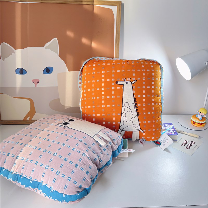 抱枕被子两用加厚办公室折叠午睡枕头毯子二合一沙发Y汽车靠枕车