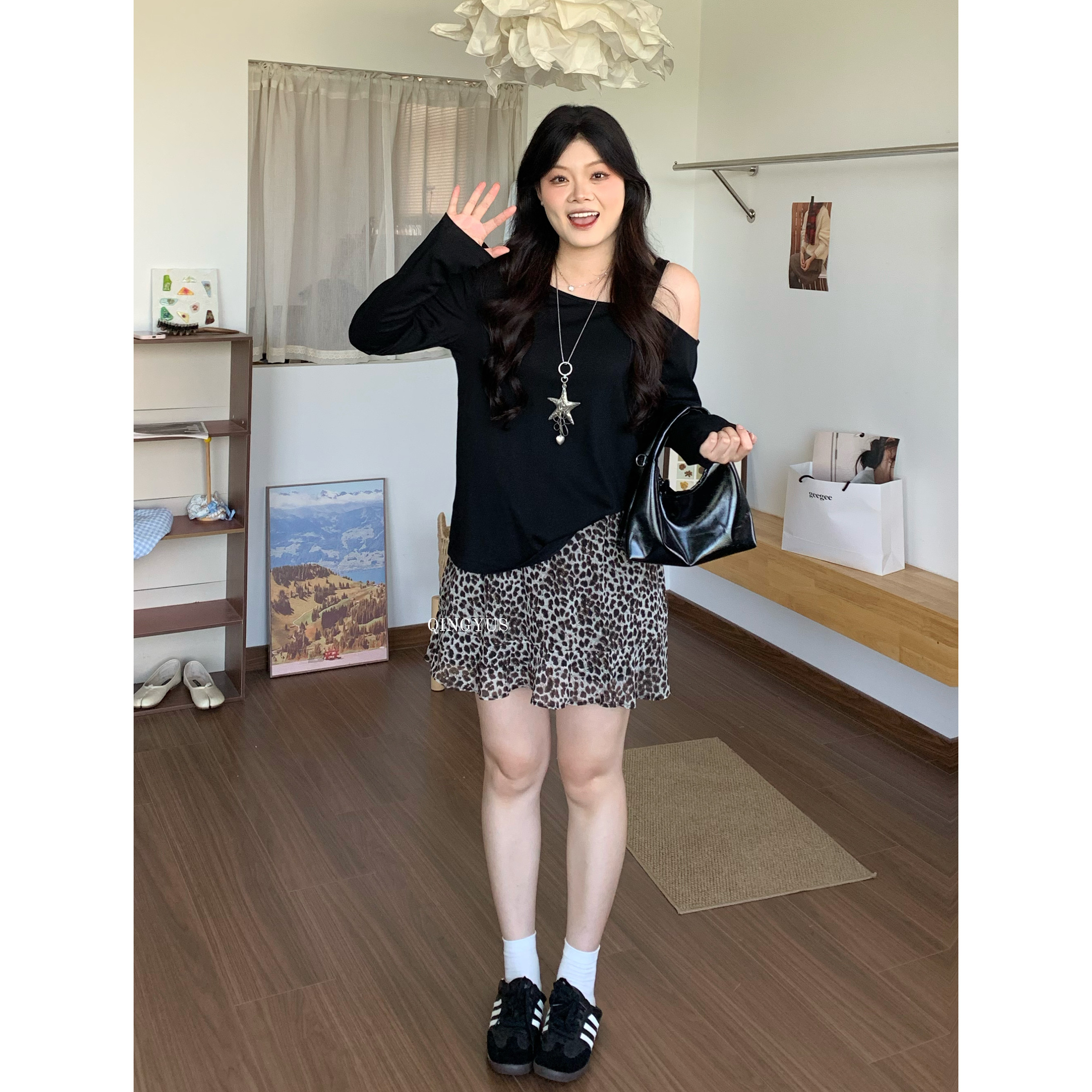 青屿衫-微胖夏季大码韩系纯欲风斜领露肩长袖T恤豹纹半身裙两件套