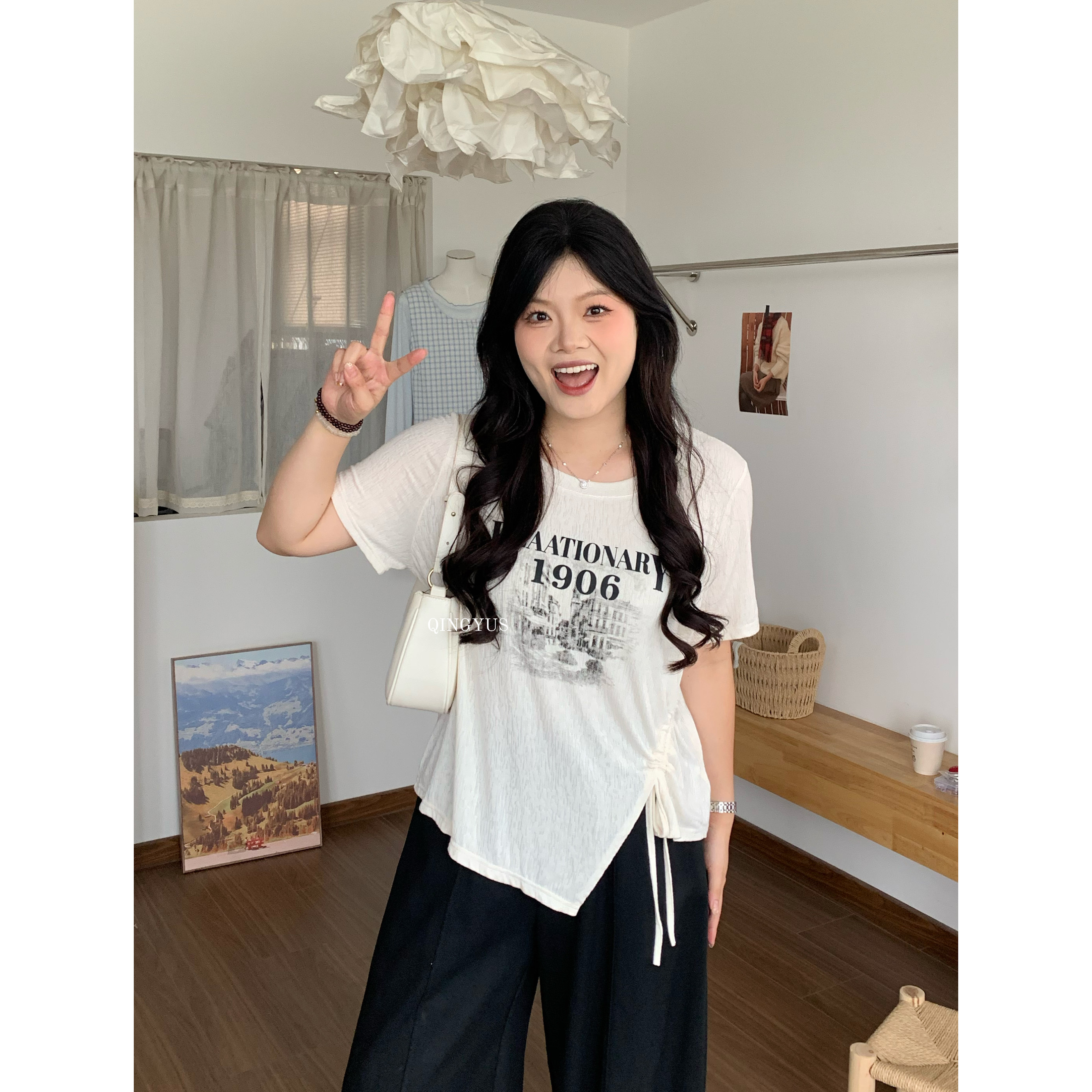 青屿衫-微胖夏季大码韩系不规则抽绳印花宽松显瘦圆领正肩短袖T恤