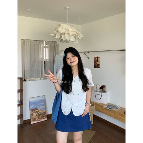 青屿衫「白茶微甜」微胖大码甜美V领蝴蝶结刺绣抽绳收腰正肩衬衫