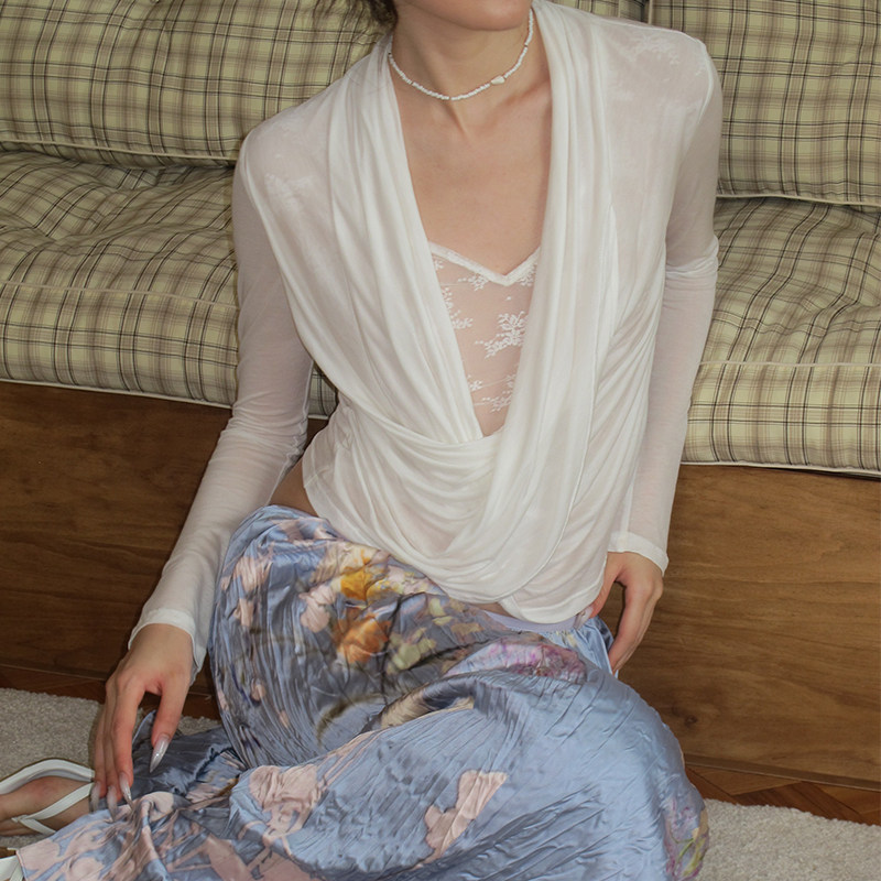 rich in color 早秋交叉荡领拼接蕾丝上衣