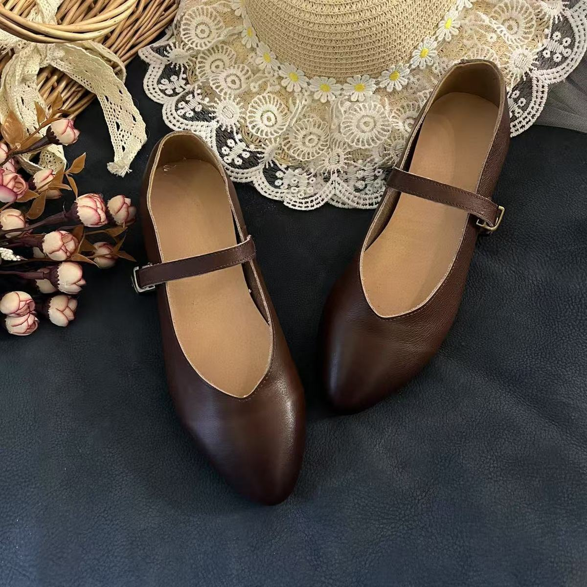 大材小靴2025新款一字扣带法式复古玛丽珍鞋软底浅口平跟通勤单鞋