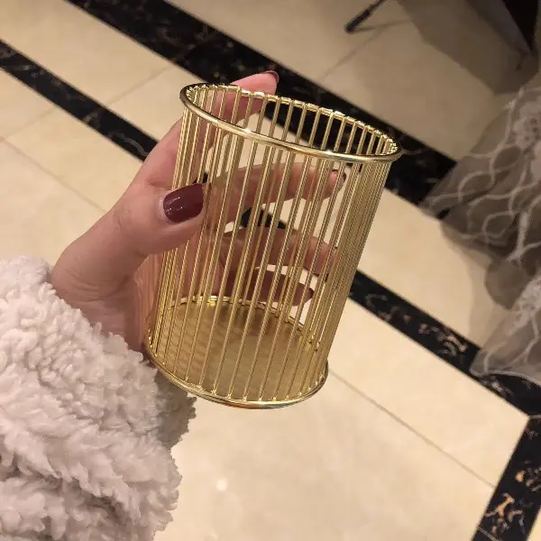 ins北欧风铁艺化妆刷桶桌面简约