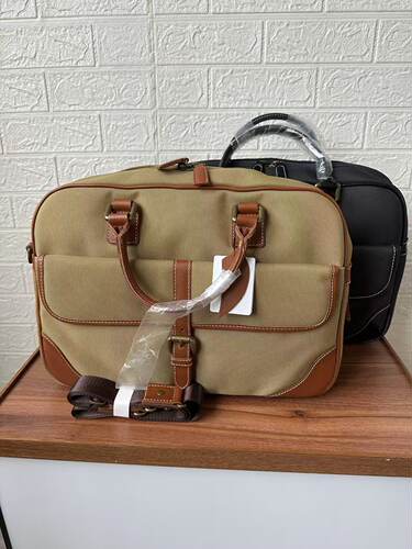 2025年高级感托特包牛皮拼接单肩包大容量百搭通勤手提防水公文包