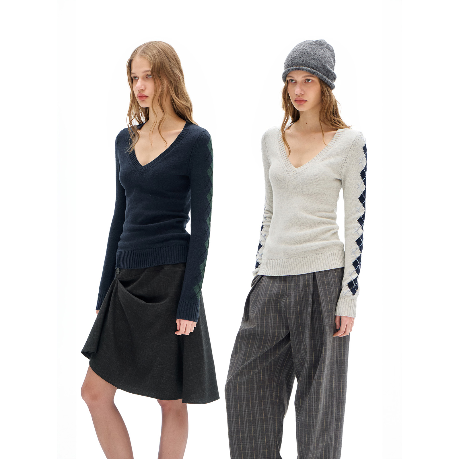 call it a day 藏青色/浅灰色复古V领菱格修身毛衣撞色针织衫上衣