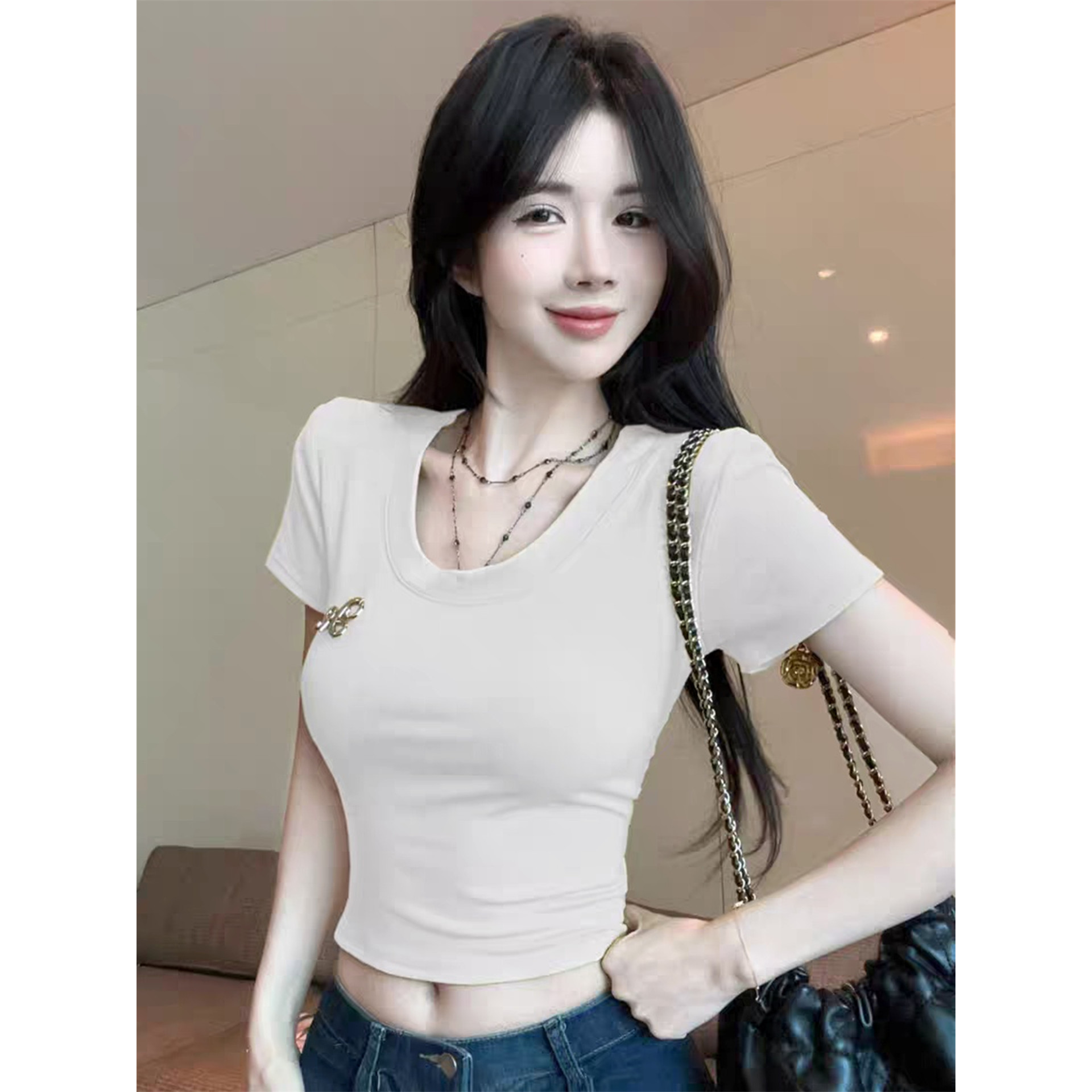 纯欲设计露背镂空蕾丝拼