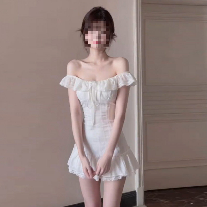 法式初恋一字肩白色连衣裙子女夏季清纯白月光收腰a字蕾丝边短裙