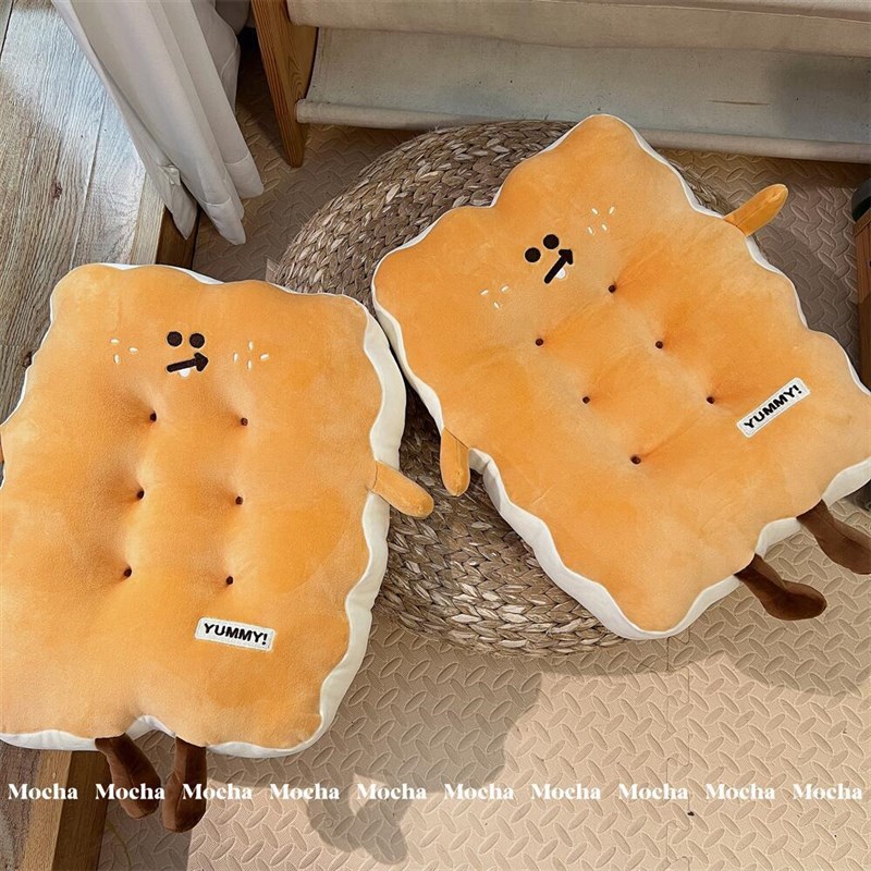 可爱饼干抱枕威化坐垫o宿舍午睡沙发加厚靠枕坐垫椅垫办公久坐神
