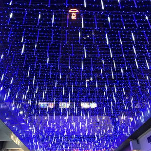 过节彩灯挂在树上的装饰灯景观灯室外春节彩灯带流水瀑布灯串条状