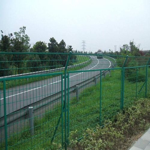 高速公路双边丝护栏网铁丝隔离网围栏围墙栅栏室外农场围栏防护网