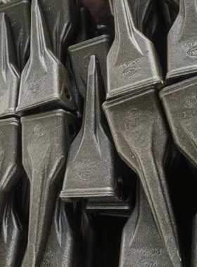 挖掘机斗齿207-70-14151锻造PC300