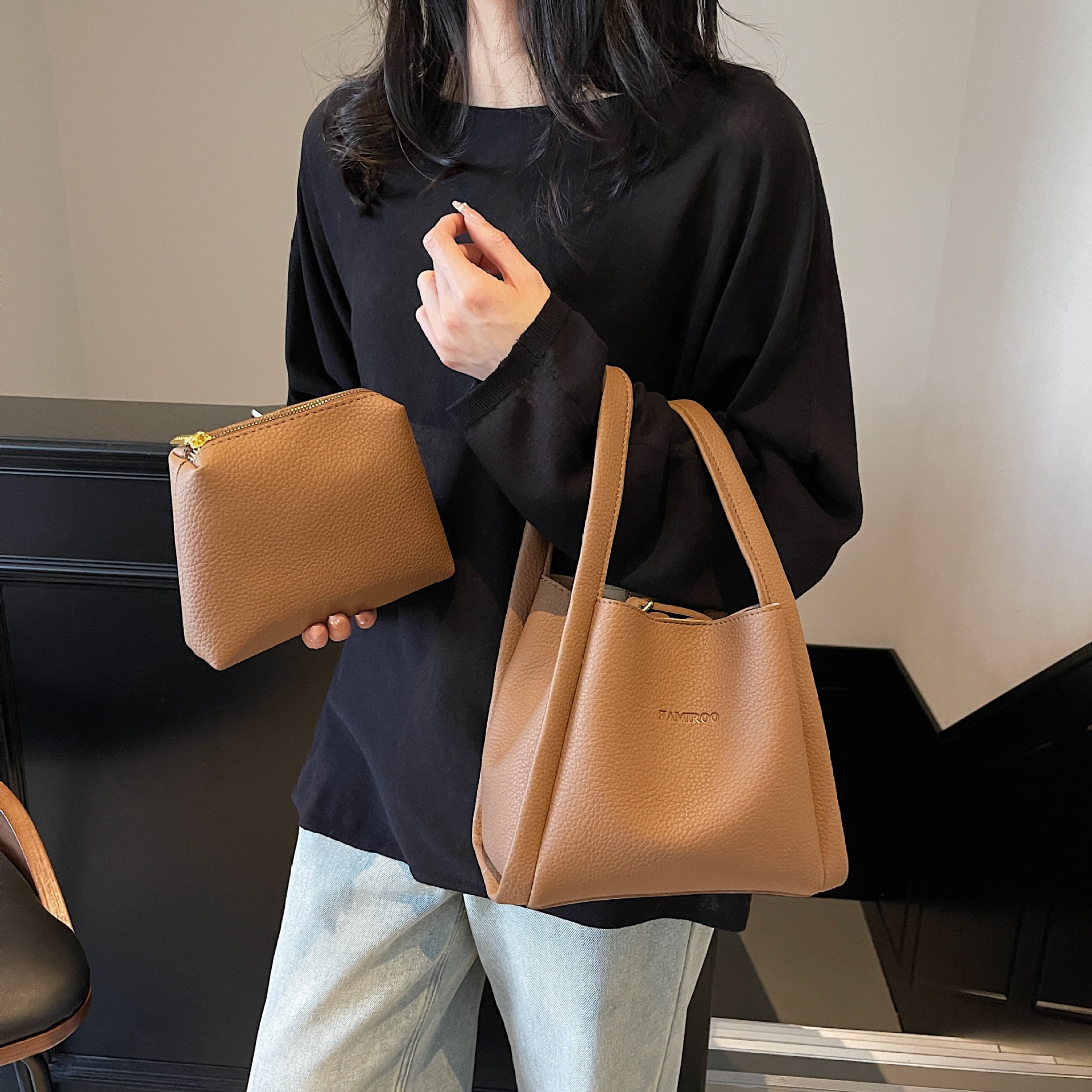 复古小众爆款包包女夏季新款斜挎包高级时尚水桶手提包单肩包