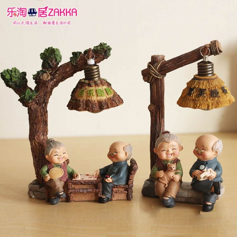 可爱老头老太太小车情侣车u内装饰品汽车吊脚摆件娃娃夫妻创意爱