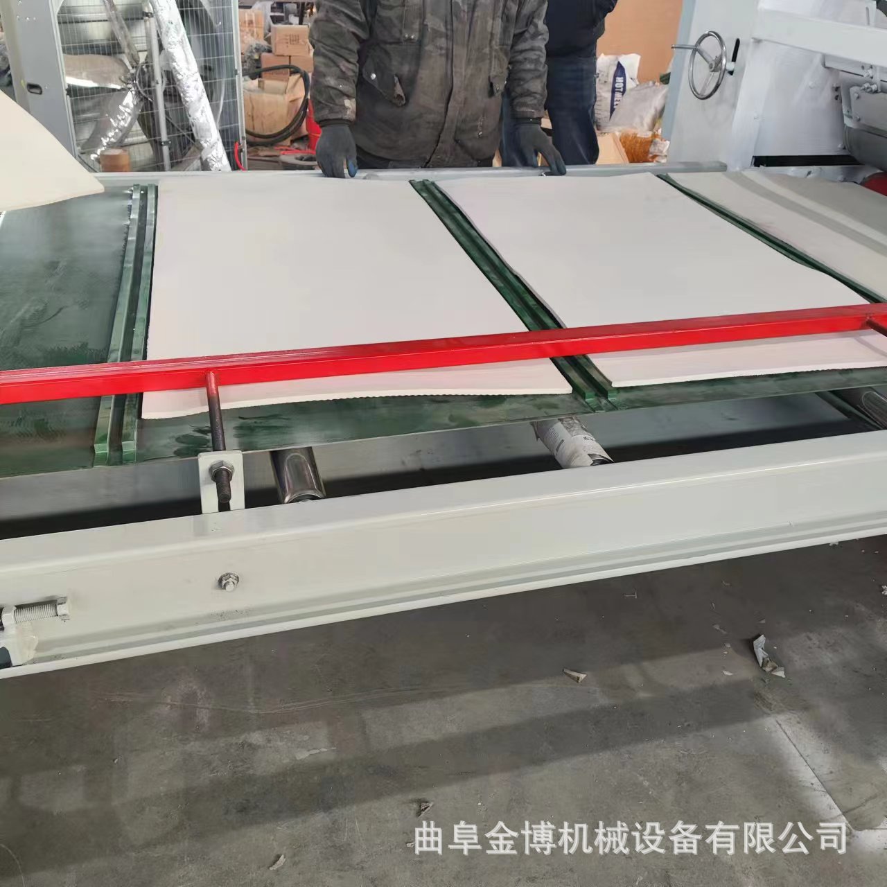 EVA热胶绒布复合机全自动切割