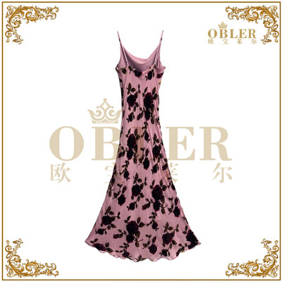 【欧宝莱尔】2025早春新款烂花斜裁植绒荡领吊带连衣裙305-25155