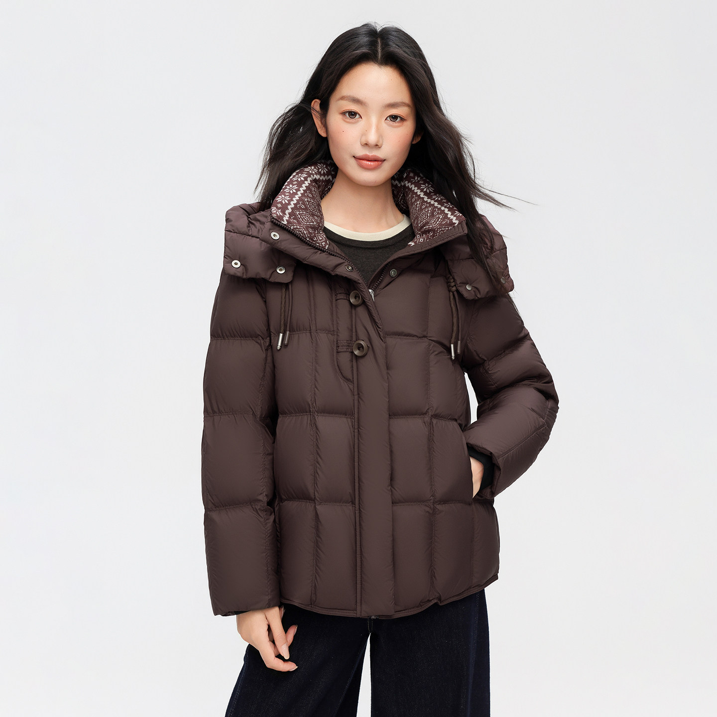 雪中飞2026新款冬季短款羽绒服女可拆卸帽保暖外套百搭舒适面包服