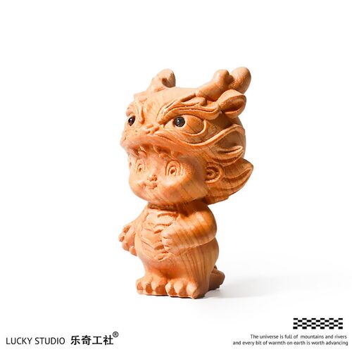 头上有犄角,身后有尾巴小龙人E宝宝可爱 木雕 工艺装饰摆件