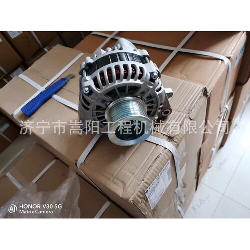 PC300-7PC360-7挖掘机发电机600-861-3111 SA6D114 24V 3