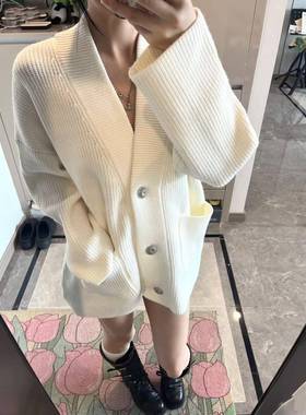 氛围感！慵懒风白色V领毛衣开衫女冬季新款韩版宽松针织衫外套潮