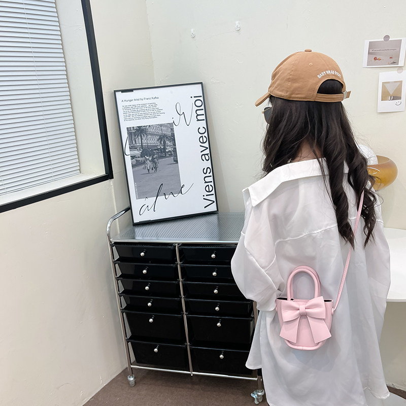 女童包时尚儿童小挎包爱蝴蝶结手拎包公小宝宝零钱包