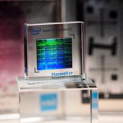 intel xeon E5 2666V3 真实芯片拆解 CPU工艺品纪念礼品