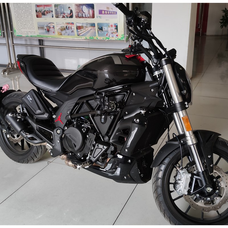 适用于贝纳利502c边包 改装侧挂包 硬壳三角包 摩托车工具包