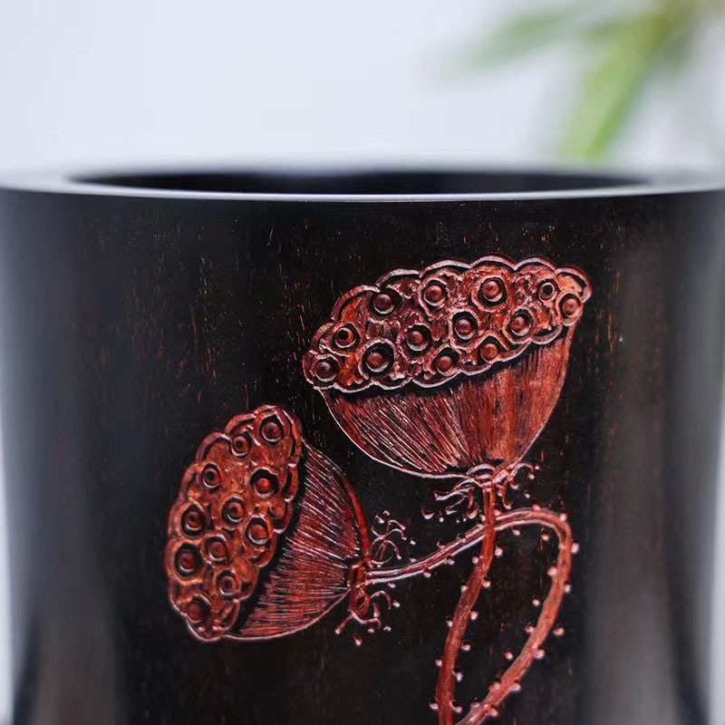 小叶紫檀仿古漆雕莲笔筒办公桌面创意摆件实木复古文房收纳装饰