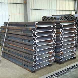 现货转载机加厚磨刮板机中部槽SGB620 40煤矿井下40t矿用中部槽