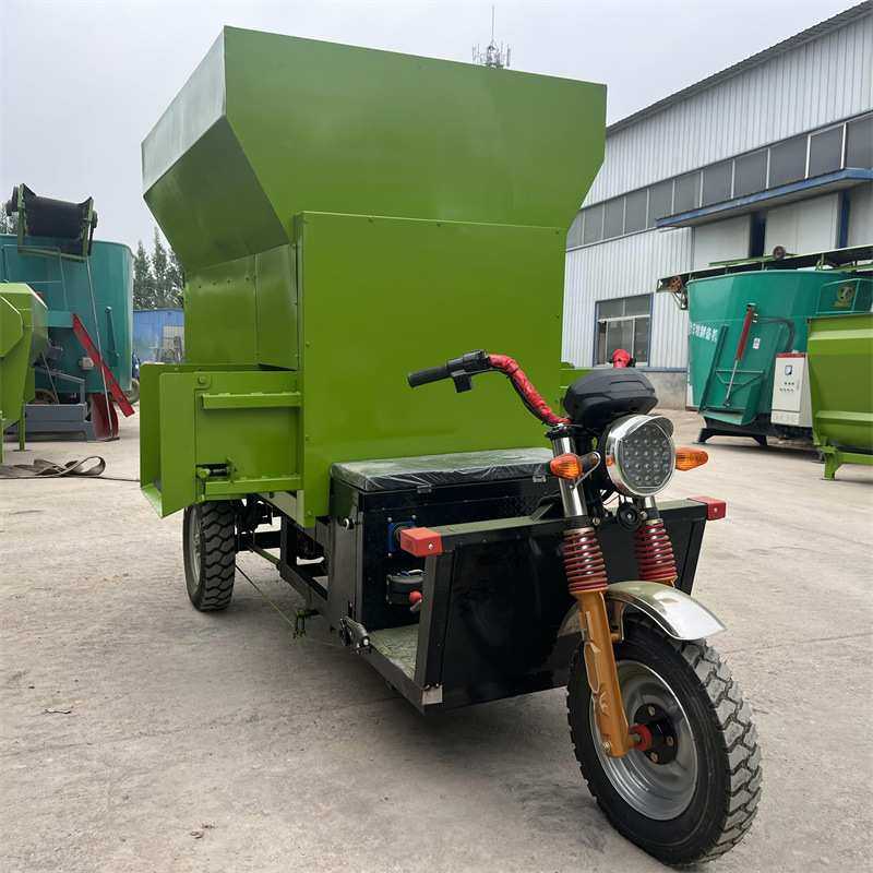 电动三立方撒料车 tmr搅拌投料一体机 畜牧养殖喂料车,机械设备,其他机械设备,淘宝优惠券,粉丝福利购,淘宝优惠卷