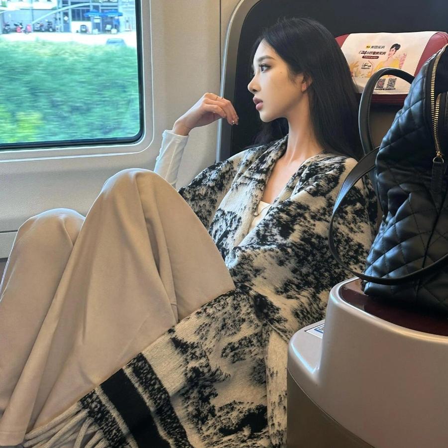 法式优雅披肩女外搭洋气高档外套围巾格子斗篷毛毯披风针织衫上衣