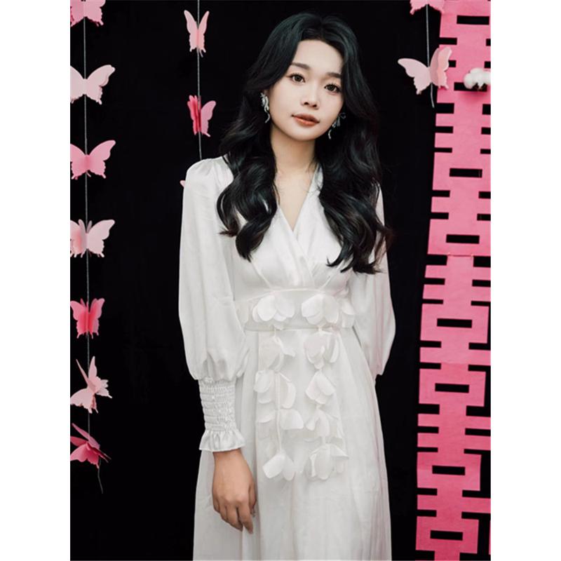 新品新中式结婚晨袍仙女新娘婚礼高级感小众轻婚纱晨拍礼服白色连