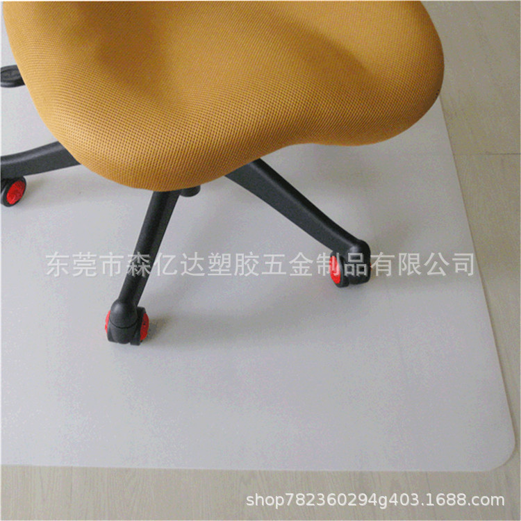 直销PE无味透明椅子垫 凸形矩形垫防滑钉子垫 地板地毯滑轮保护垫