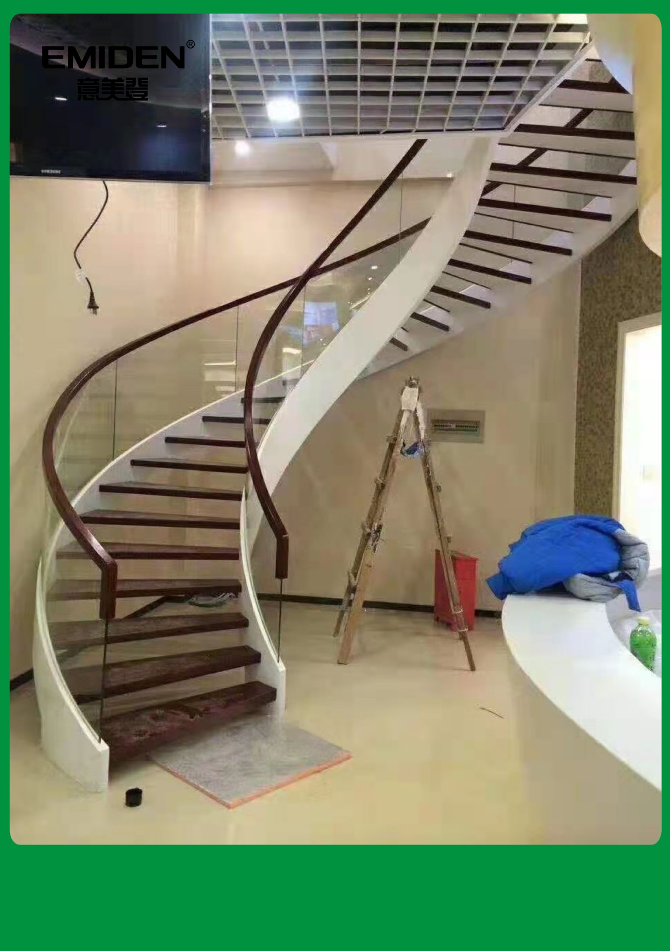 室内复式钢木旋转楼梯玻璃扶手高端订置