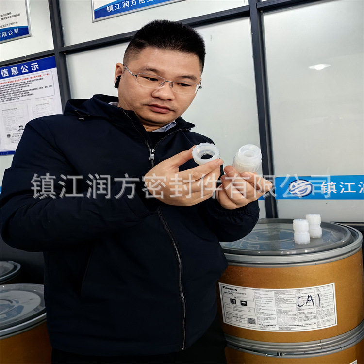 供应PFA接头扩口直通外牙软管接头