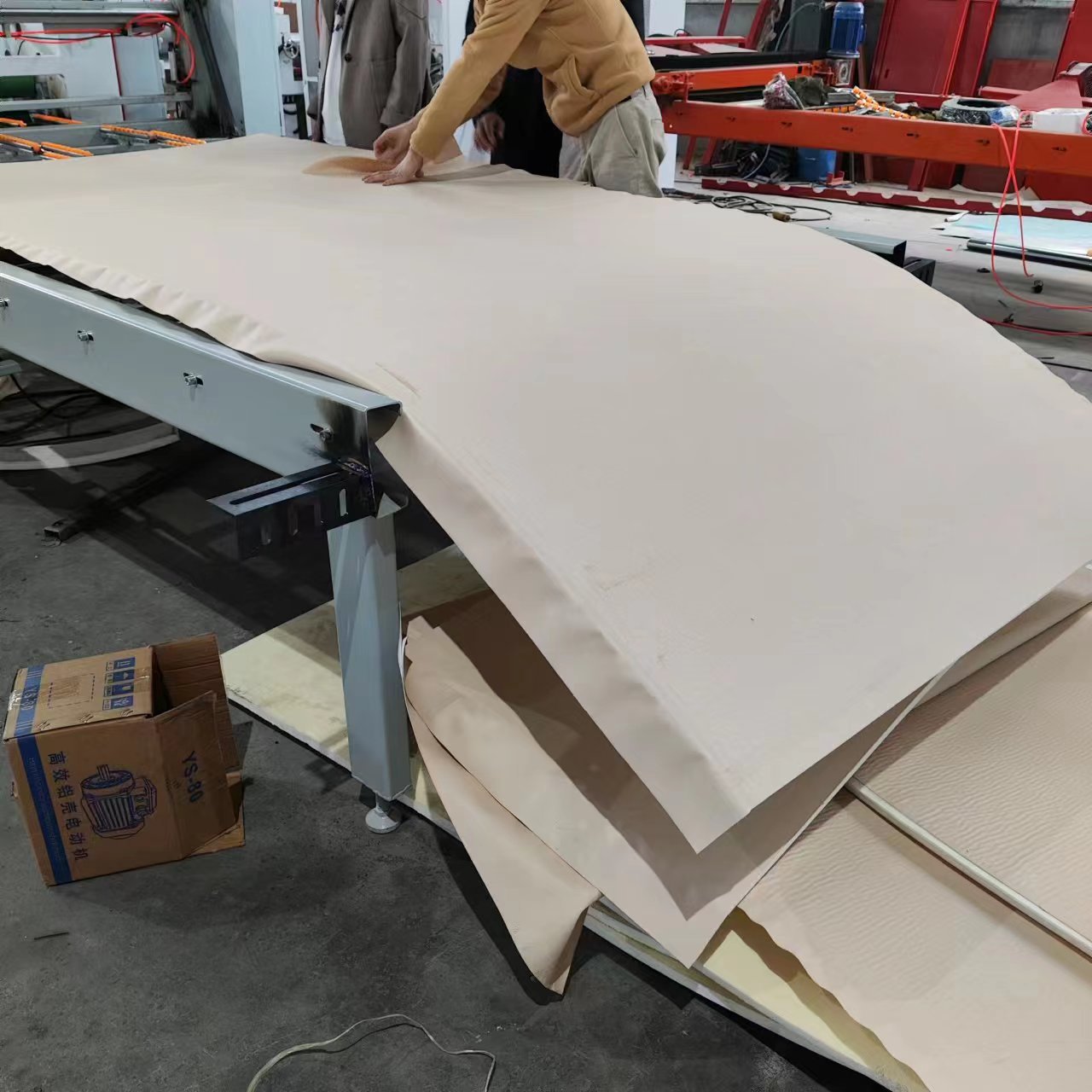 EVA珍珠棉橡胶板离型纸覆膜机