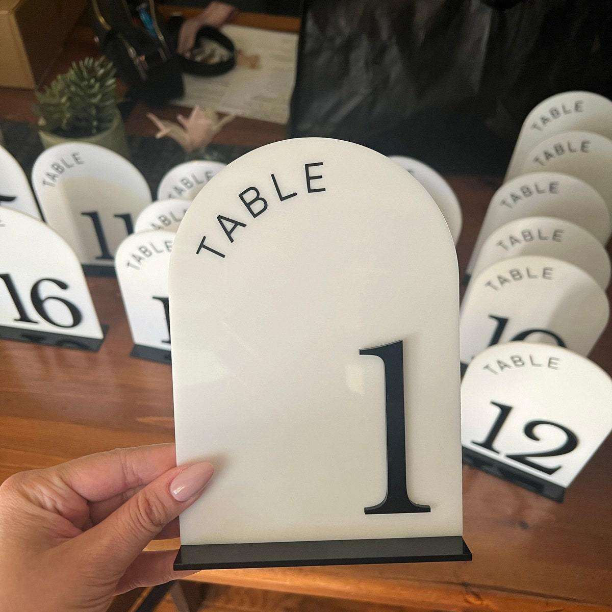 亚克力婚礼桌号牌白色桌面丝印号码展示牌亚克力创意婚礼桌牌
