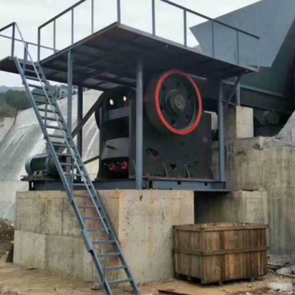 碎石生产线设备鹅卵石破碎机多少钱大型破石机鄂式石头破碎机