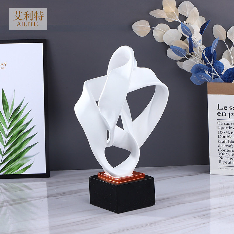 创意树脂工艺品摆件简约轻奢装饰品客厅房间办公桌家具玄关摆件