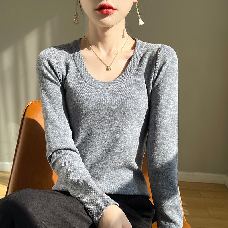 低圆领修身显瘦打底衫2024秋季新款女气质百搭U领长袖针织毛衣