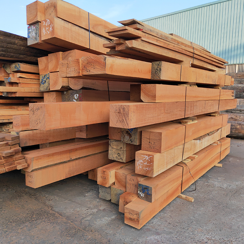 菠萝格防腐木枕木垫木立柱横梁户外实木I地板木方木料木料围栏木
