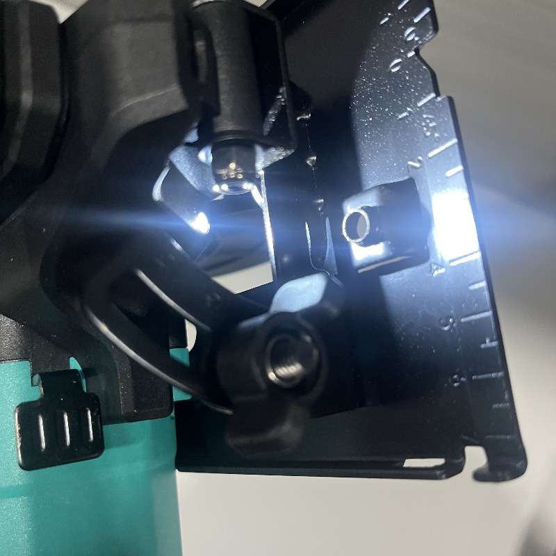 大艺单手锯A7-T8810无刷木工锯新款6寸手提锯充电式模板工切割机