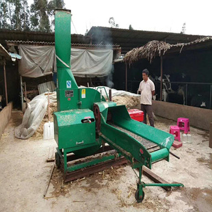 养牛用铡草机多少钱台 荣凯4-8吨自动喂料铡草机 大型高喷铡草机