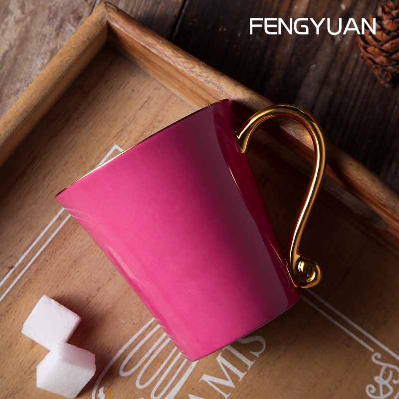 骨瓷马克杯d高档精致情侣杯子陶瓷家用客厅马克杯一对带勺300毫升