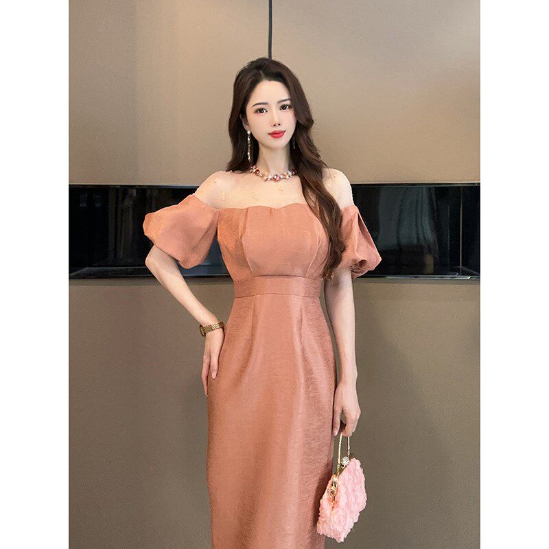 收腰中长款一字肩连衣裙设计感正式场合高级感显瘦简单大方小黑裙