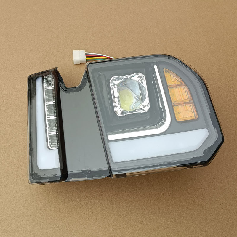 新猛禽电动四轮车昊悦龙启恒阔王子明爵爽马金彭豪盛前大灯前照灯