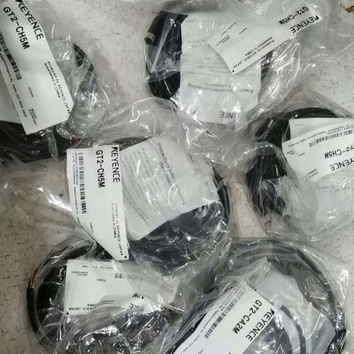 议价全新原装基恩士位移传感线 GT2-CH5M 单价300有4条