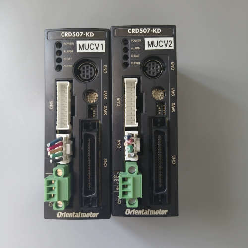 东方马达驱动器CRD507-KD，成色漂亮 外观无破损，镜面议价